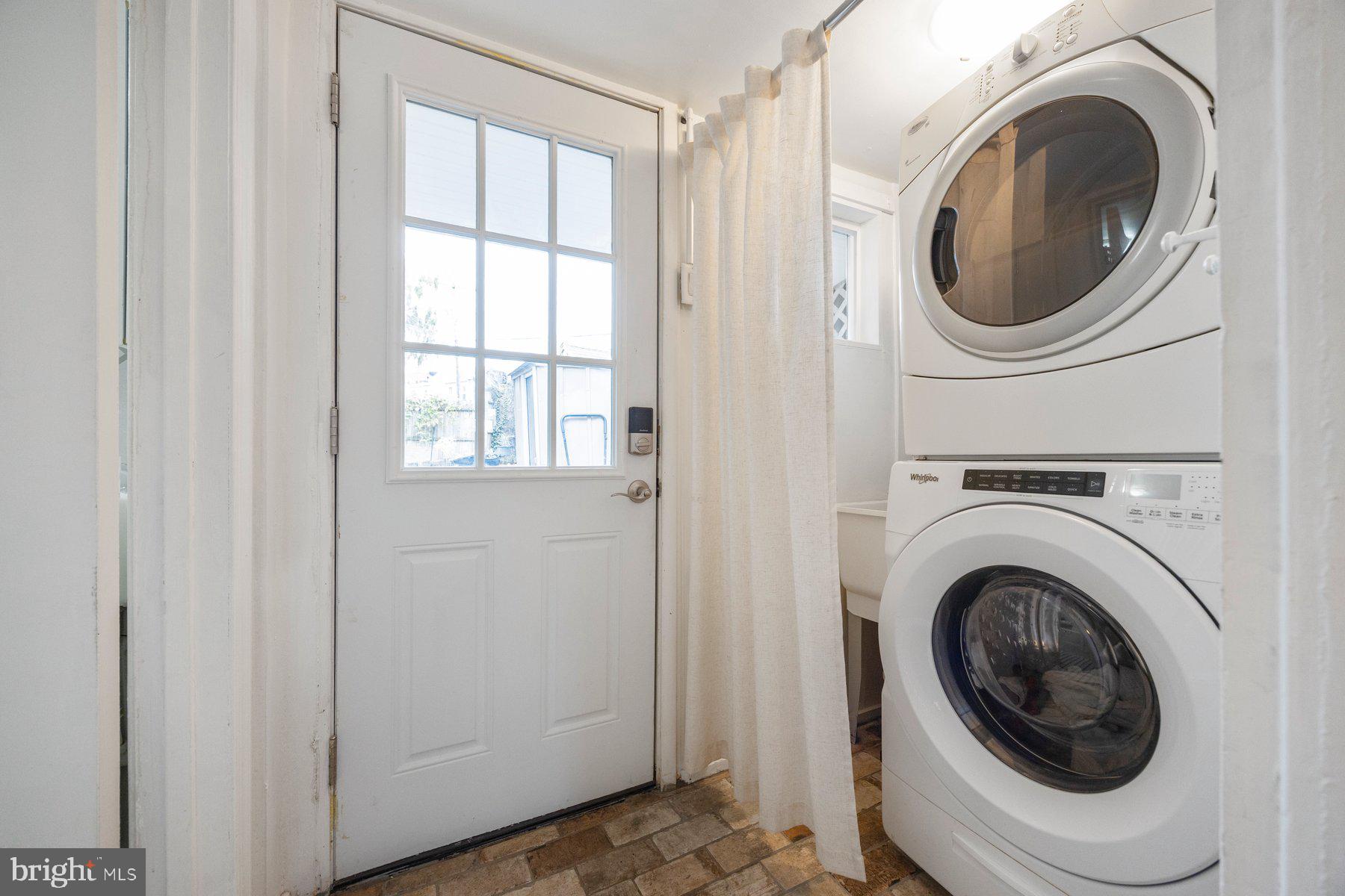 STONE HILL - Residential