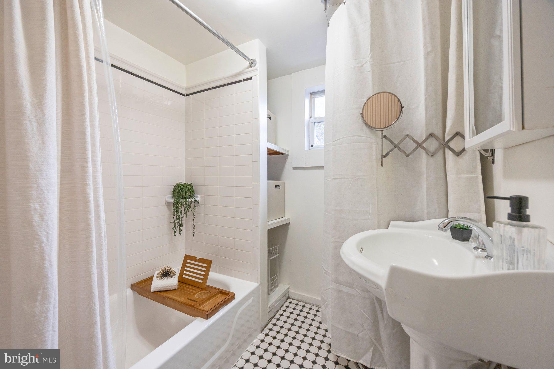 STONE HILL - Residential