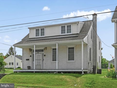 Photo of 354 E MAIN ST, LANDISVILLE, PA 17538 (MLS # PALA2035090)
