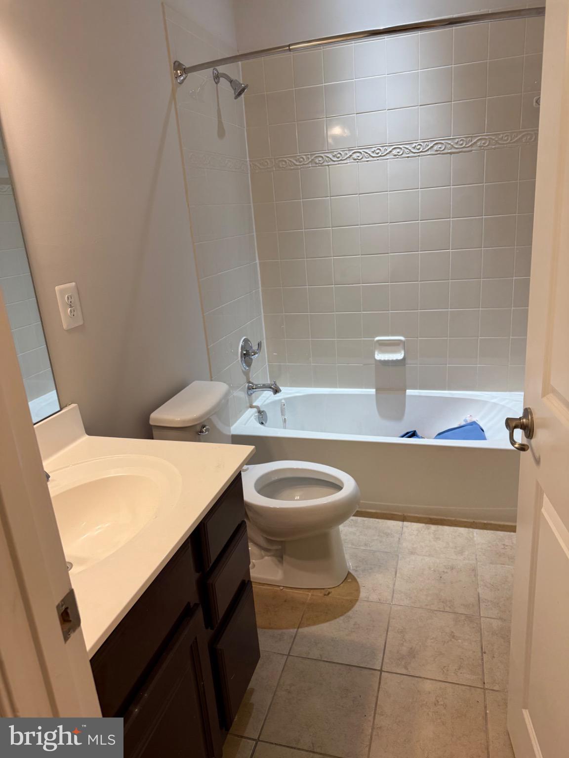 ESPLANADE AT RED RUN - Residential Lease