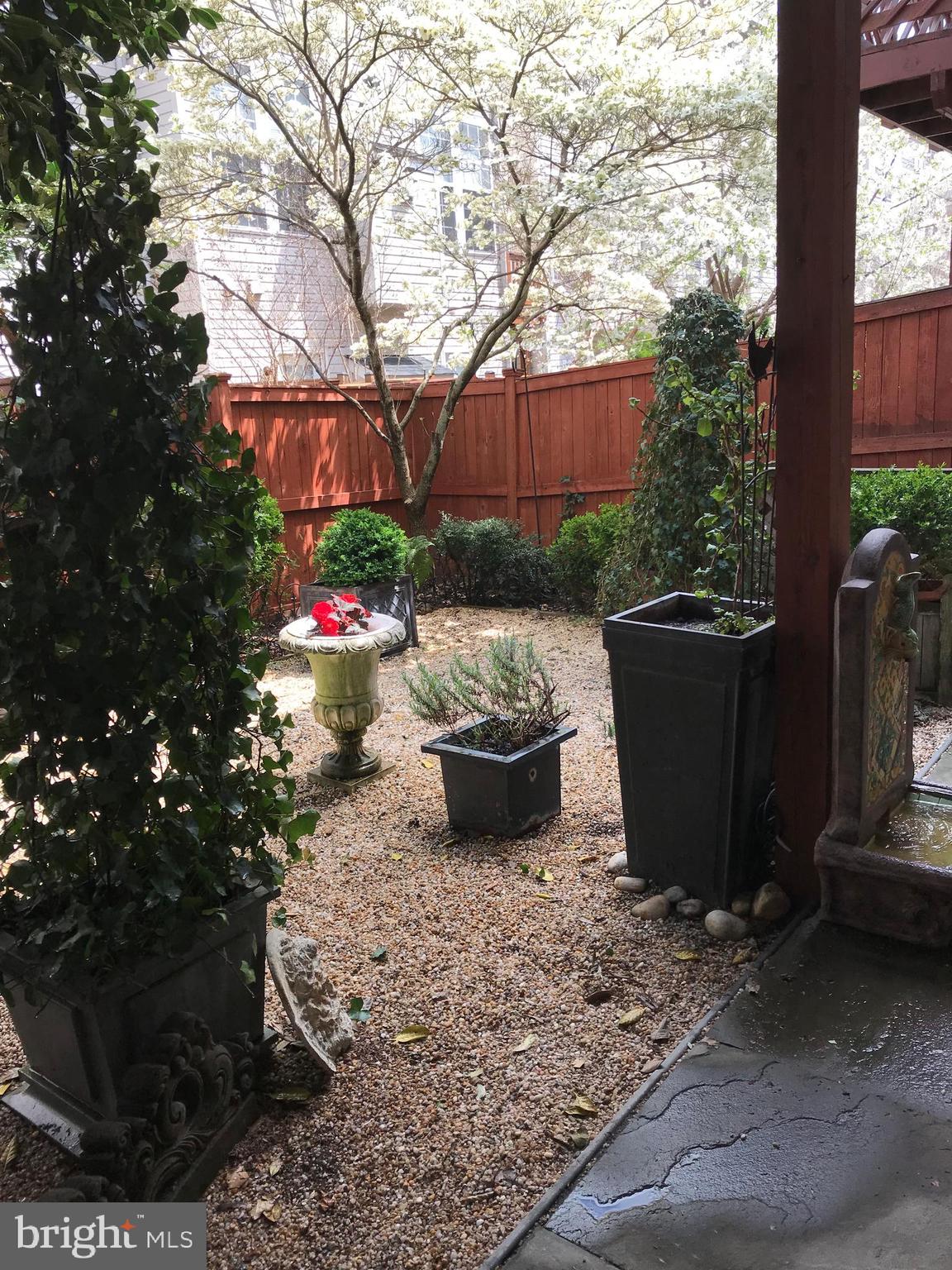 CAMERON STATION - Residential