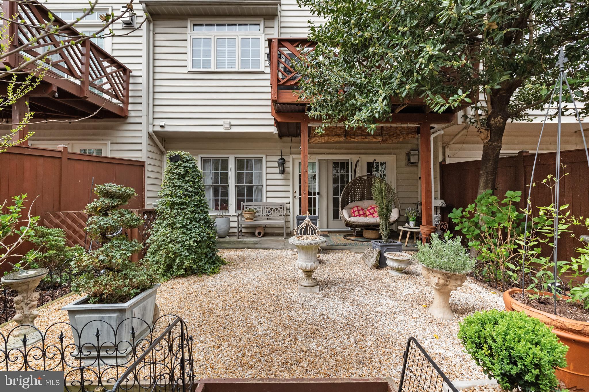 CAMERON STATION - Residential