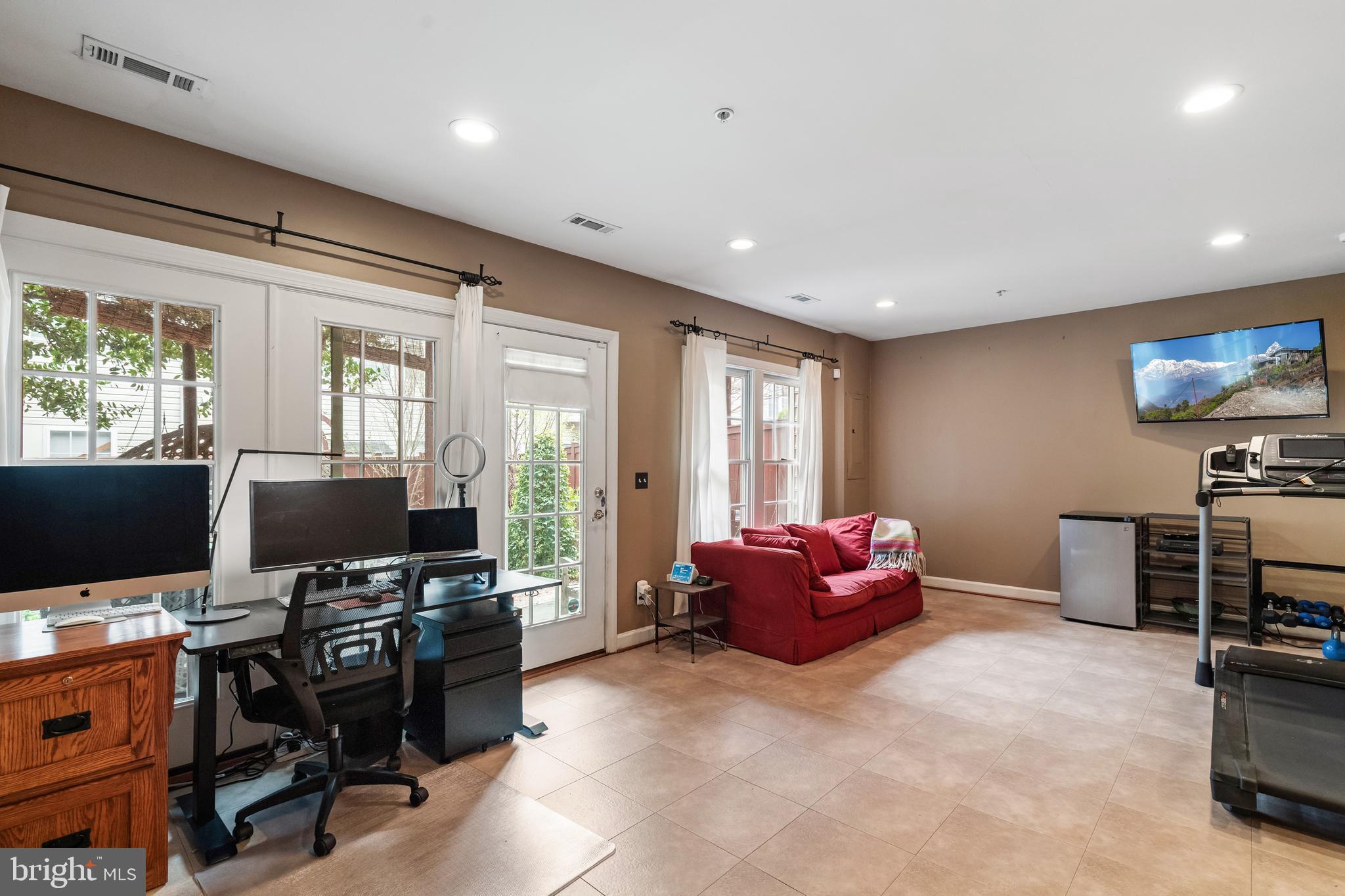 CAMERON STATION - Residential