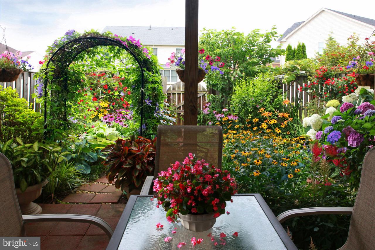 HOYLES MILL VILLAGE - Residential