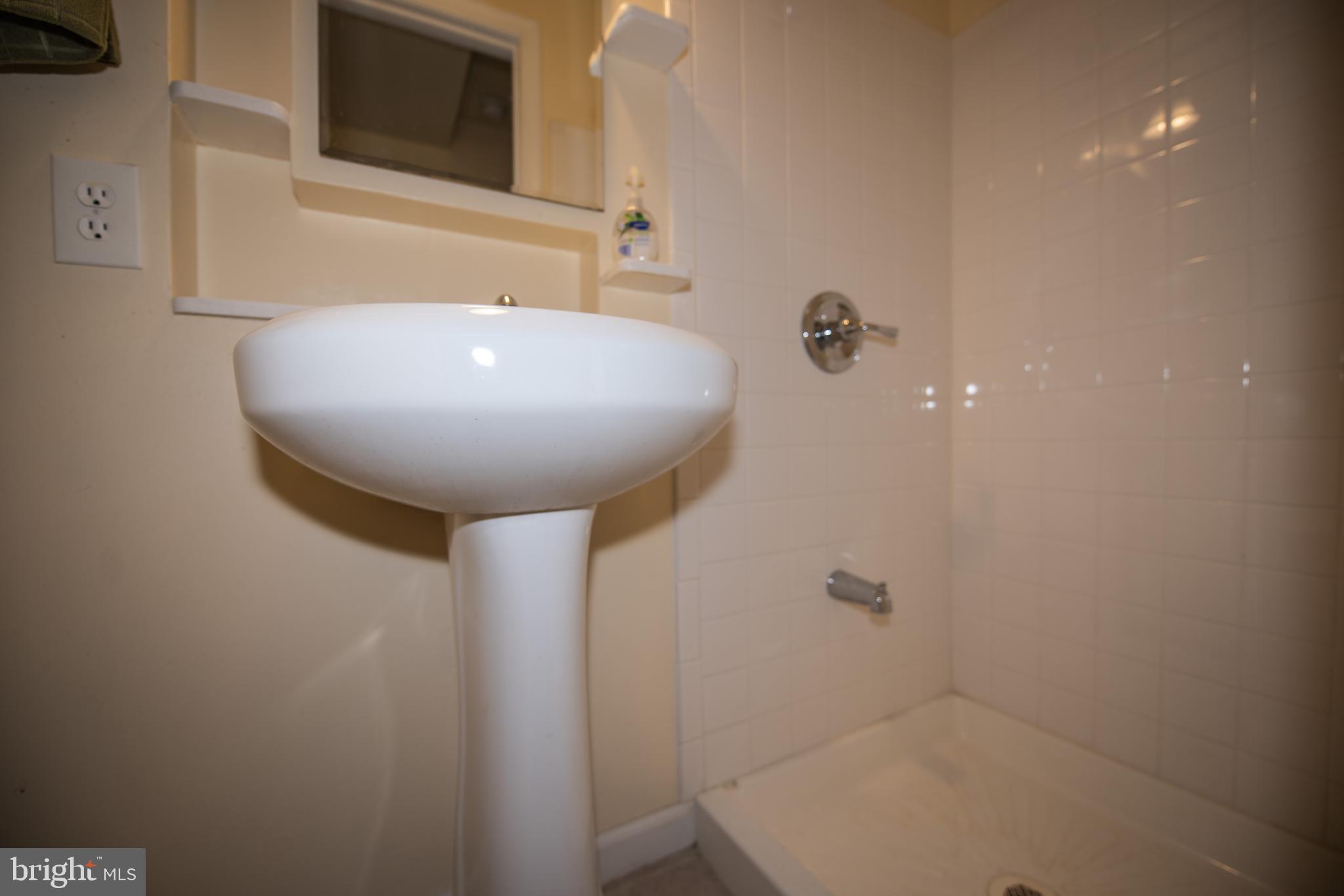 HOYLES MILL VILLAGE - Residential