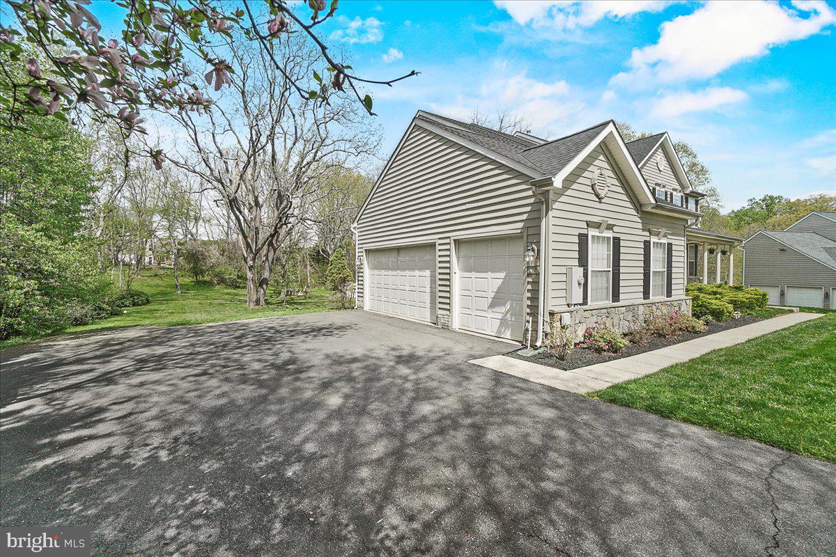 9215 HEATHER FIELD COURT