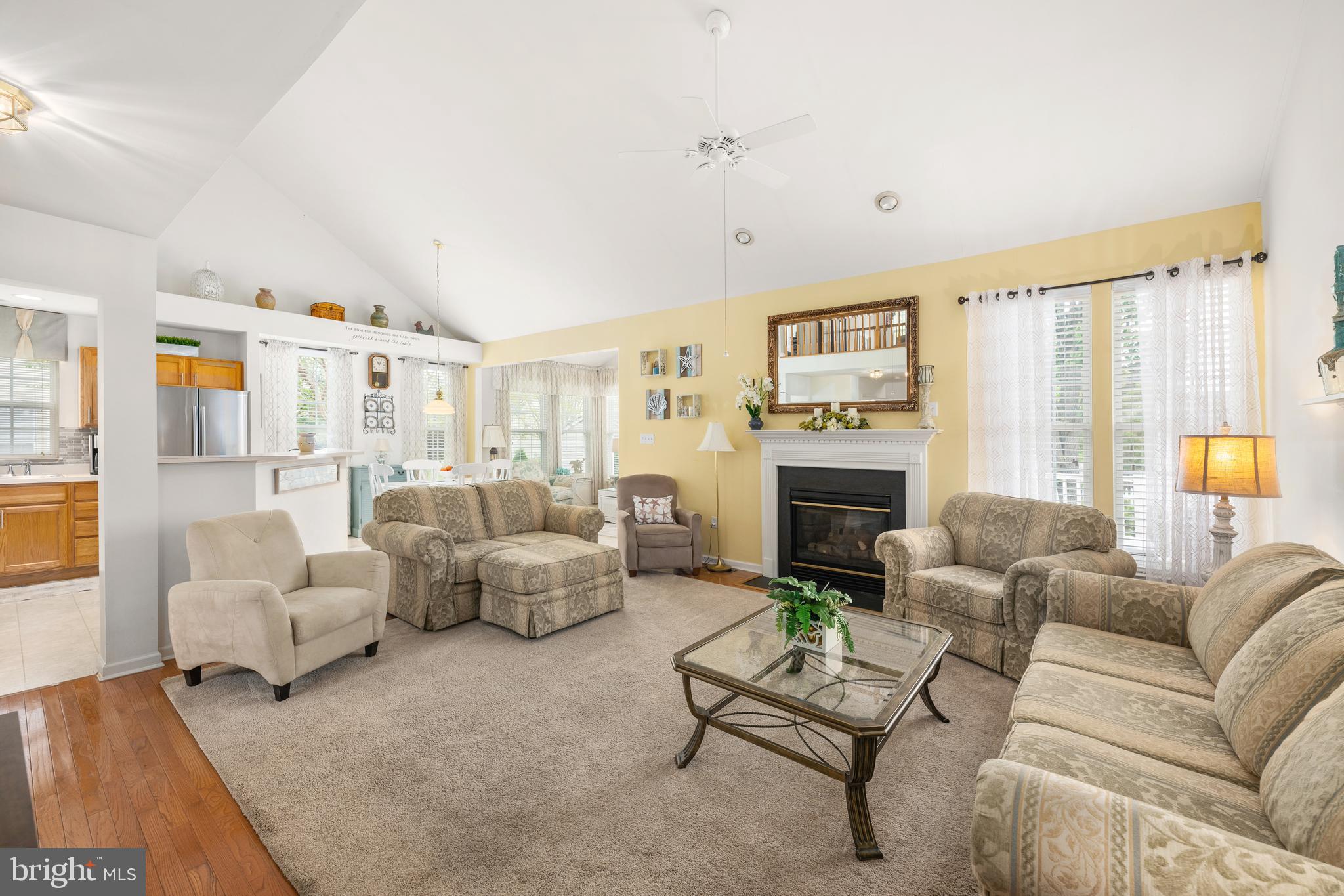 6 AINTREE DRIVE