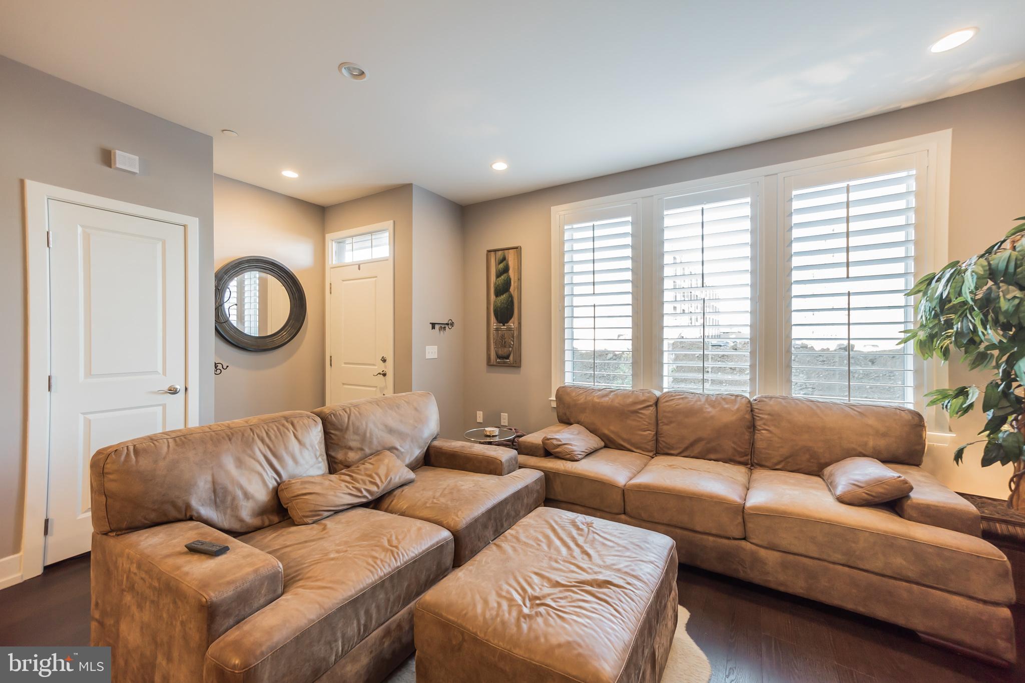 BROWNSTONES AT VF - Residential