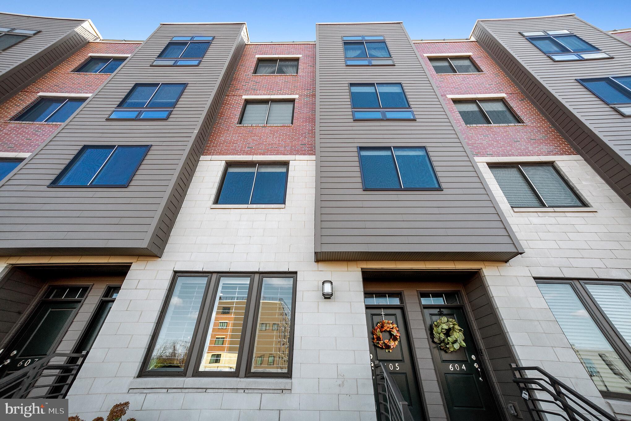 BROWNSTONES AT VF - Residential