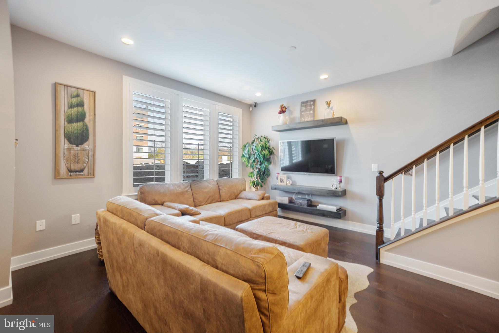 BROWNSTONES AT VF - Residential