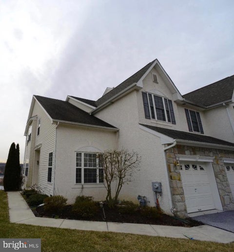 Townhouse For Rent - 37 Lincoln Drive<br/> DOWNINGTOWN, PA 19335