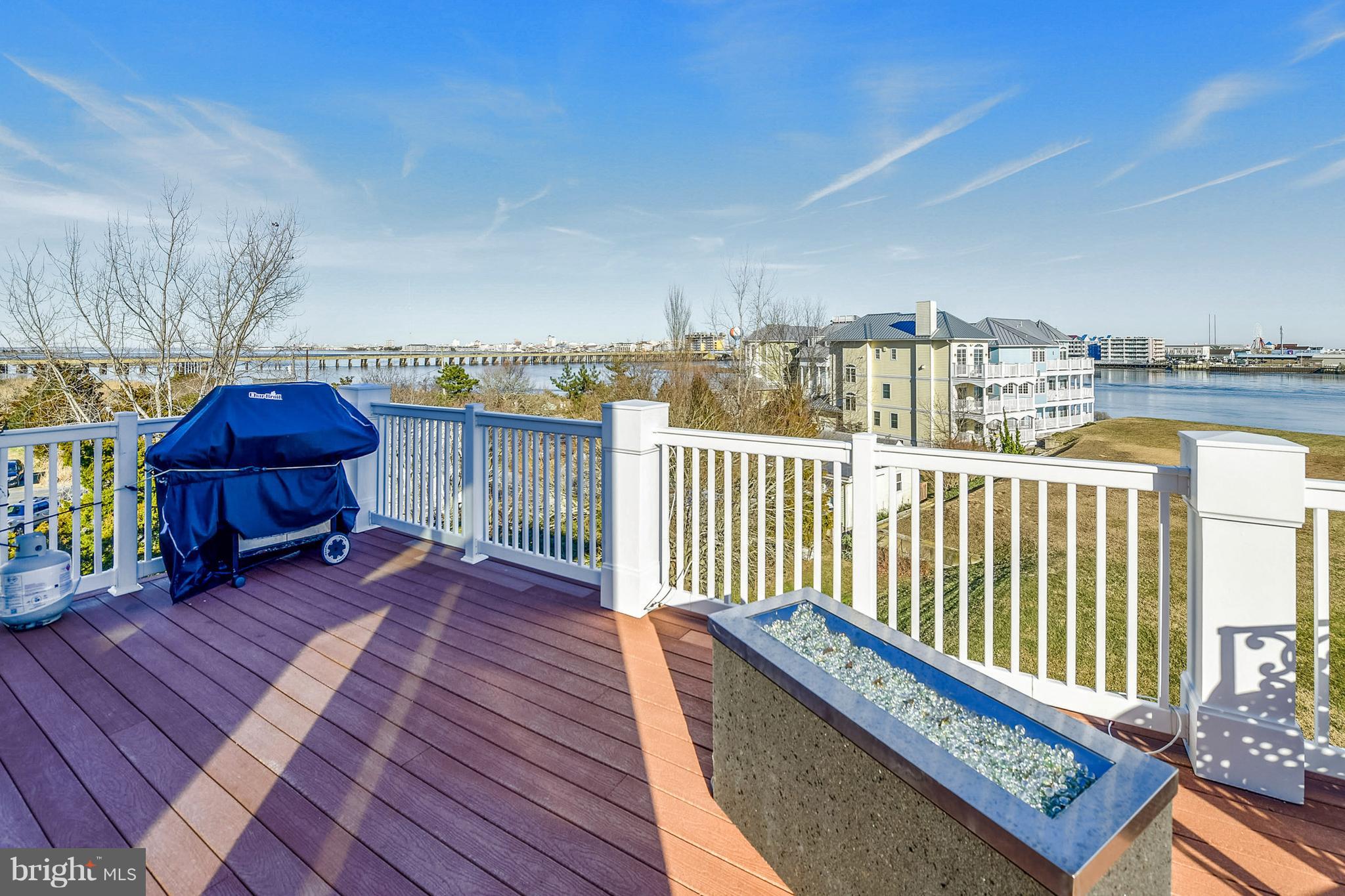 MARTHA'S  LANDING - Residential