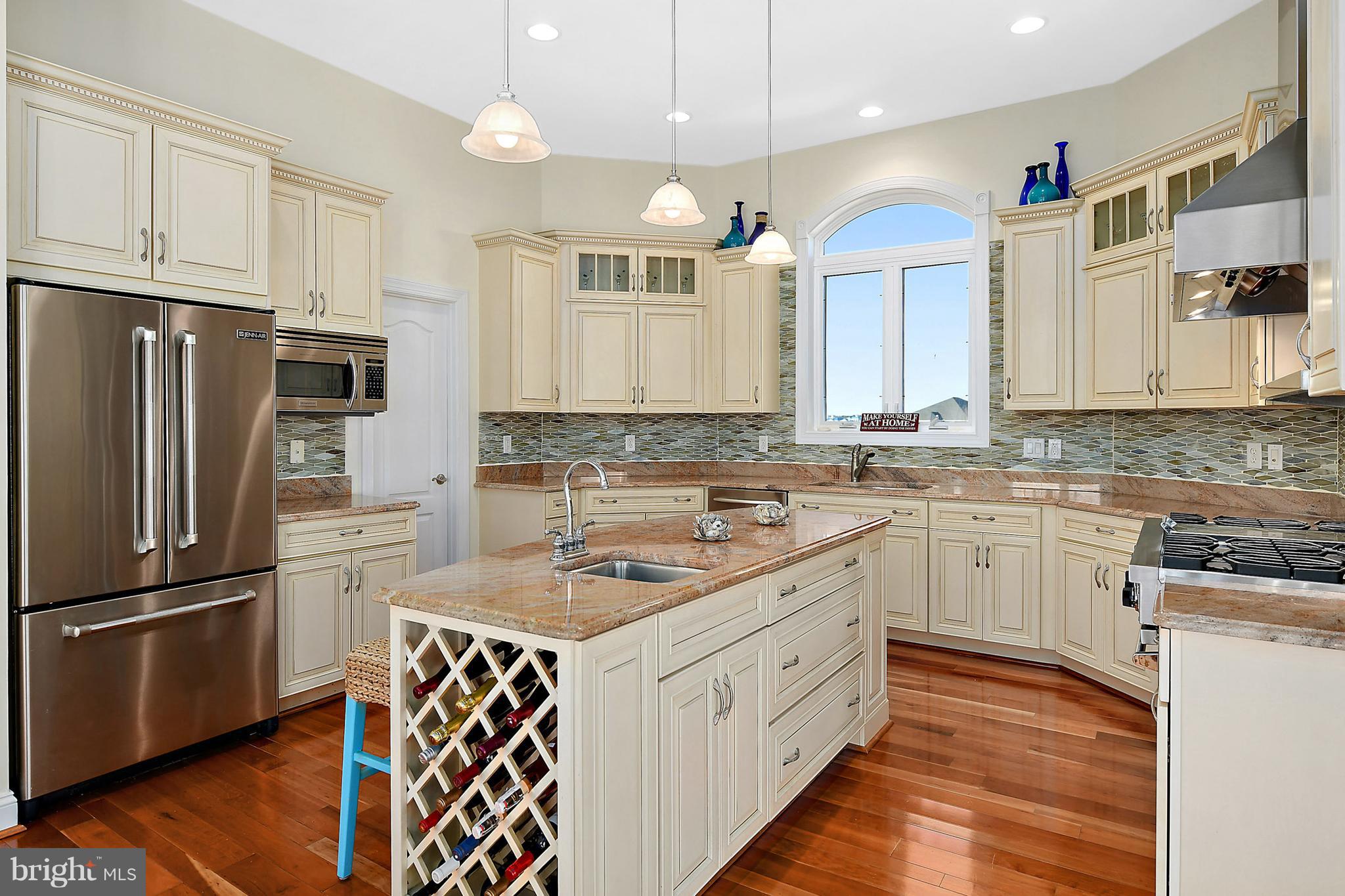 MARTHA'S  LANDING - Residential