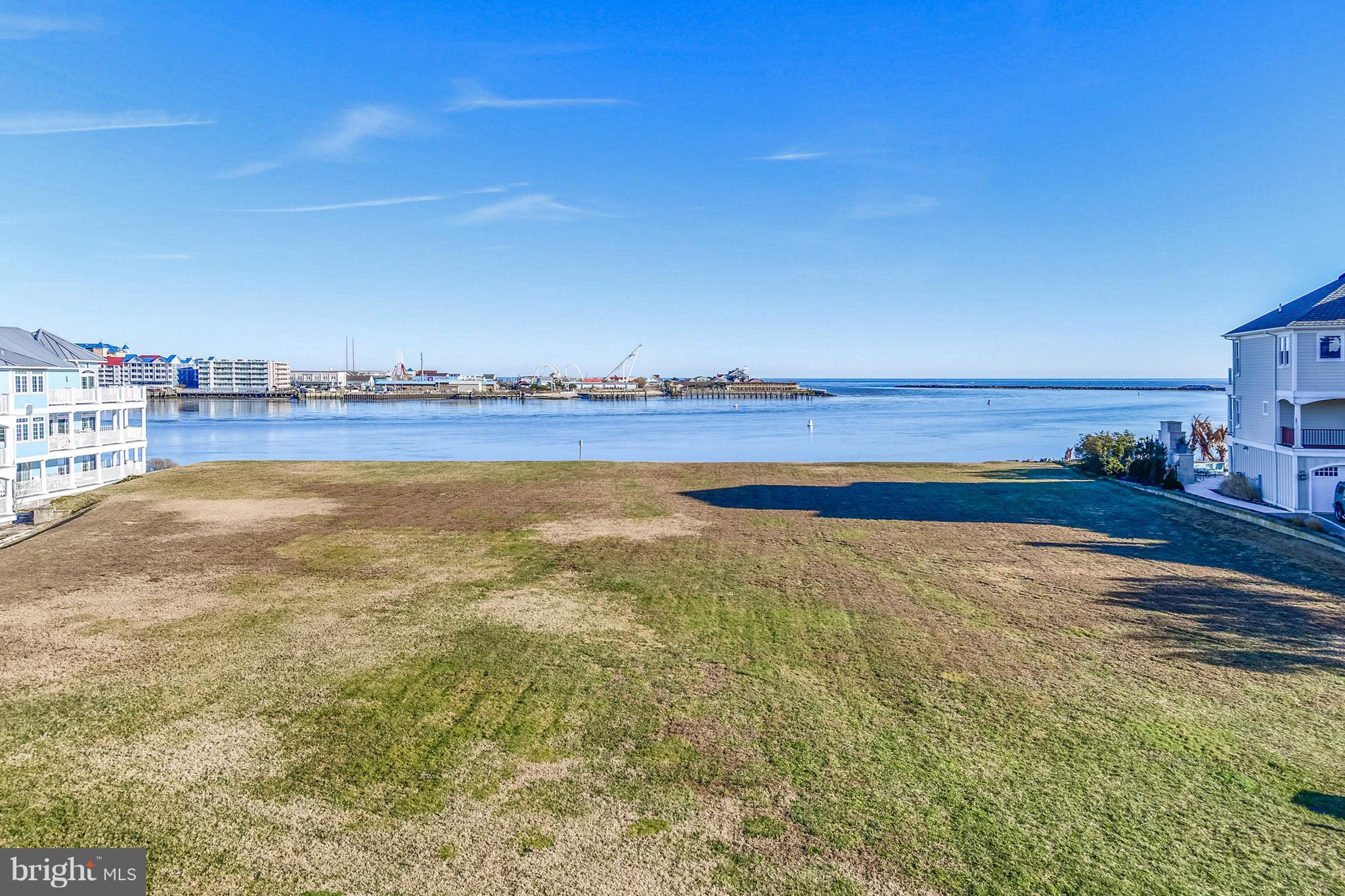 MARTHA'S  LANDING - Residential