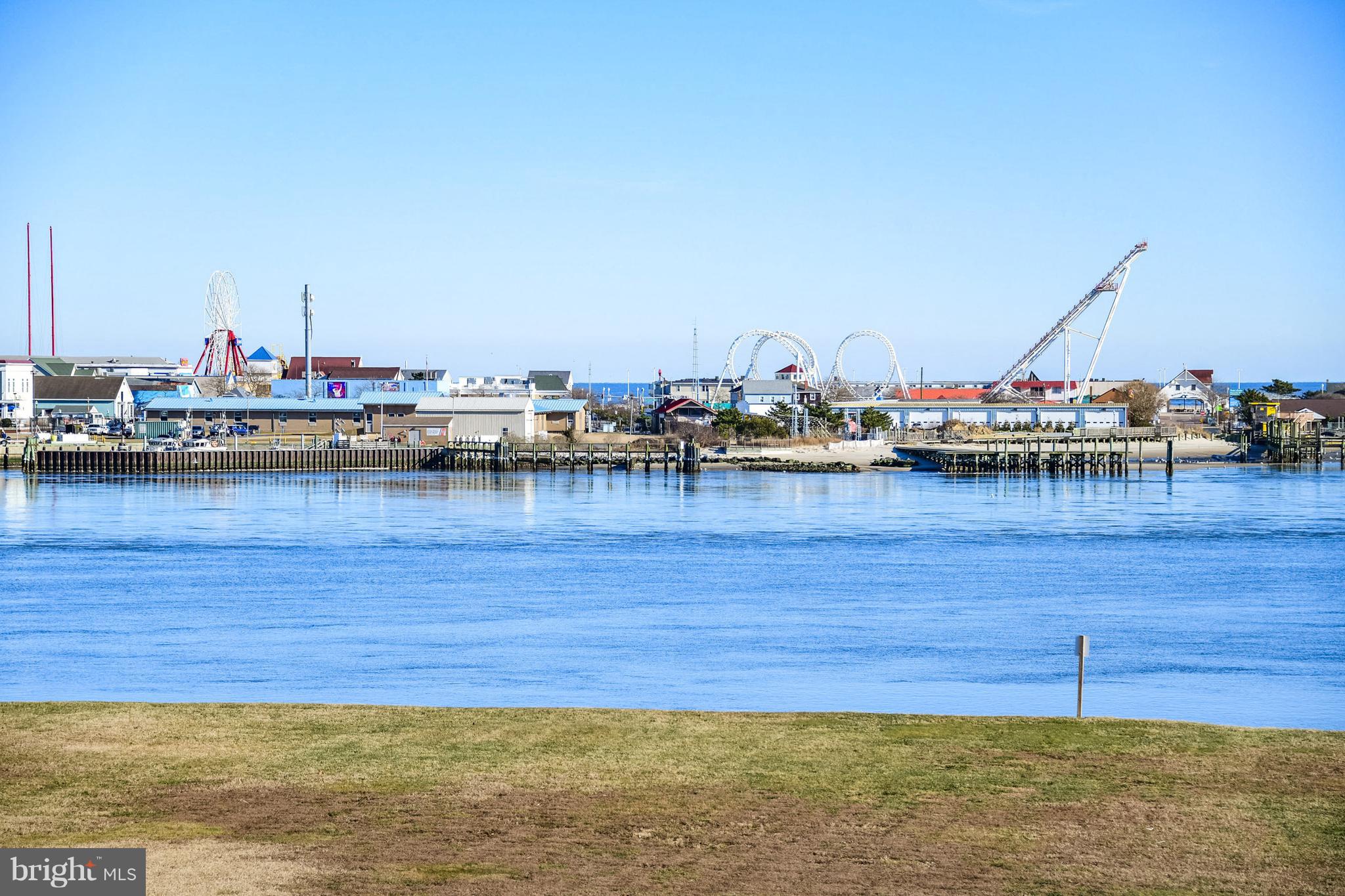 MARTHA'S  LANDING - Residential