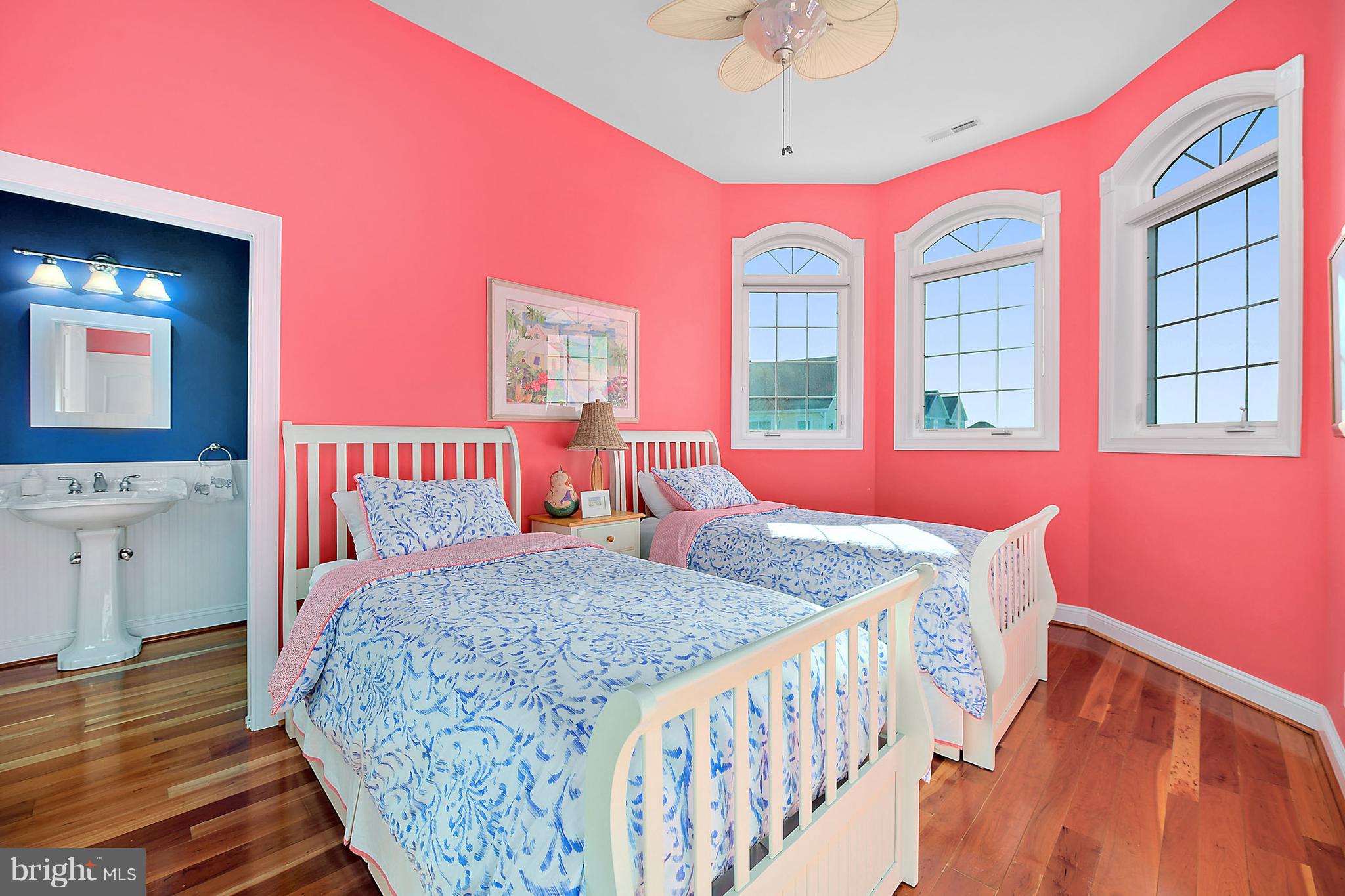 MARTHA'S  LANDING - Residential