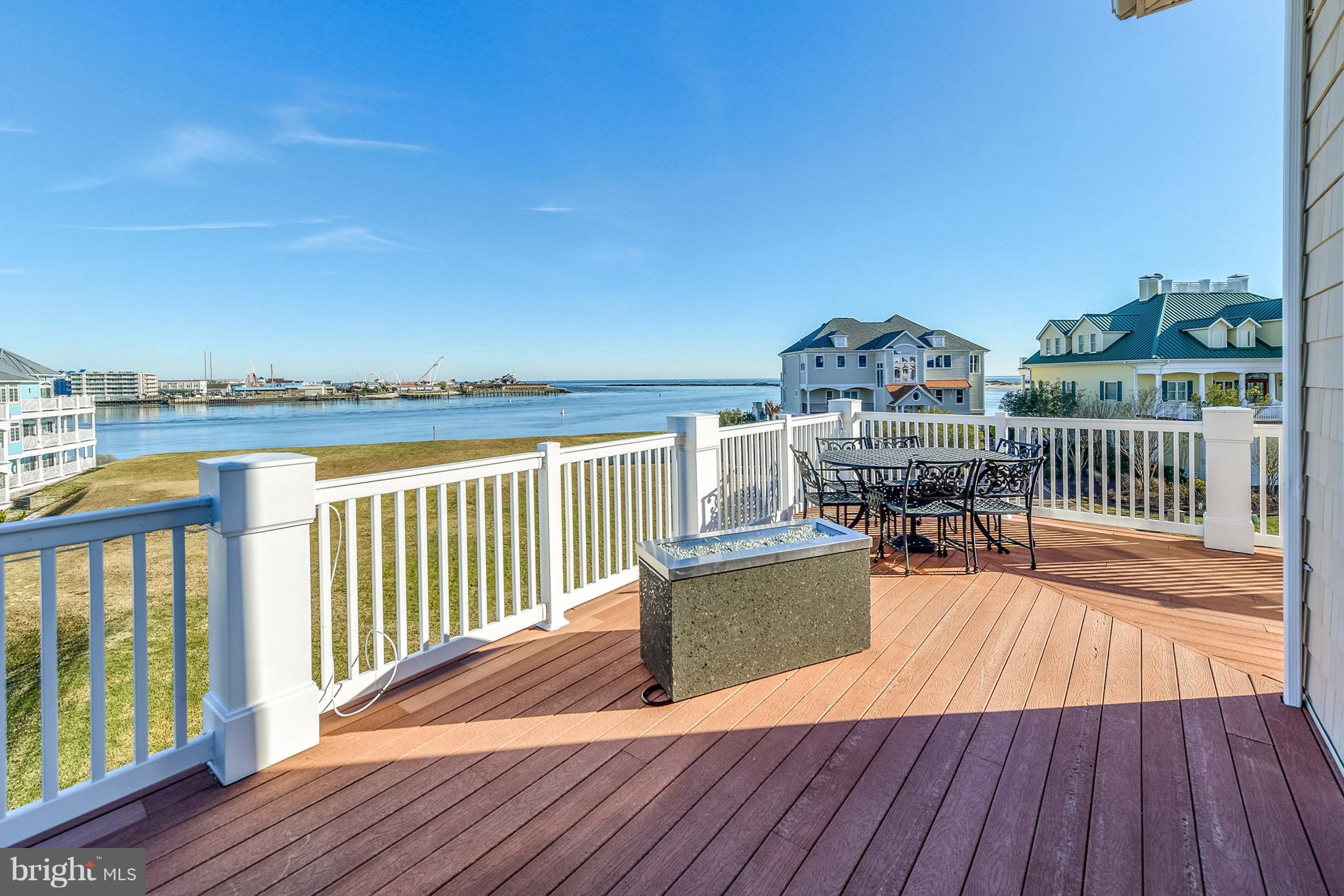 MARTHA'S  LANDING - Residential