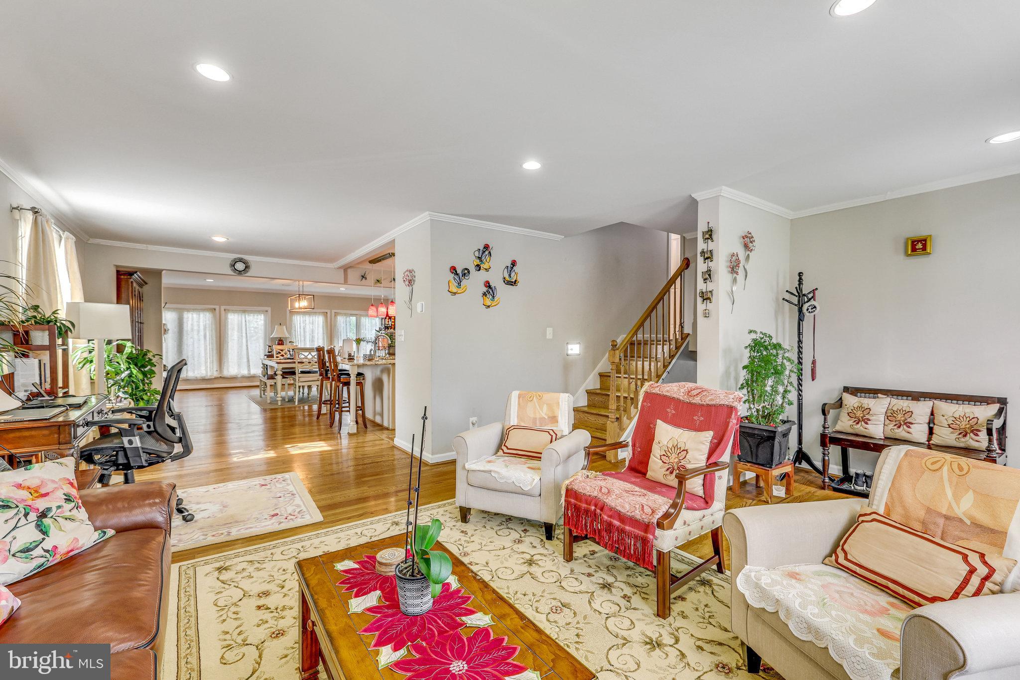 205 TAPAWINGO ROAD SW