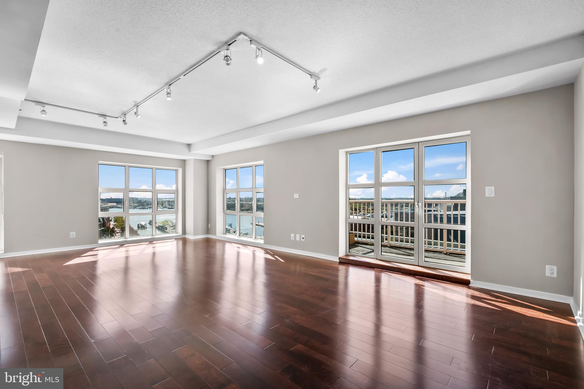 INNER HARBOR - Residential