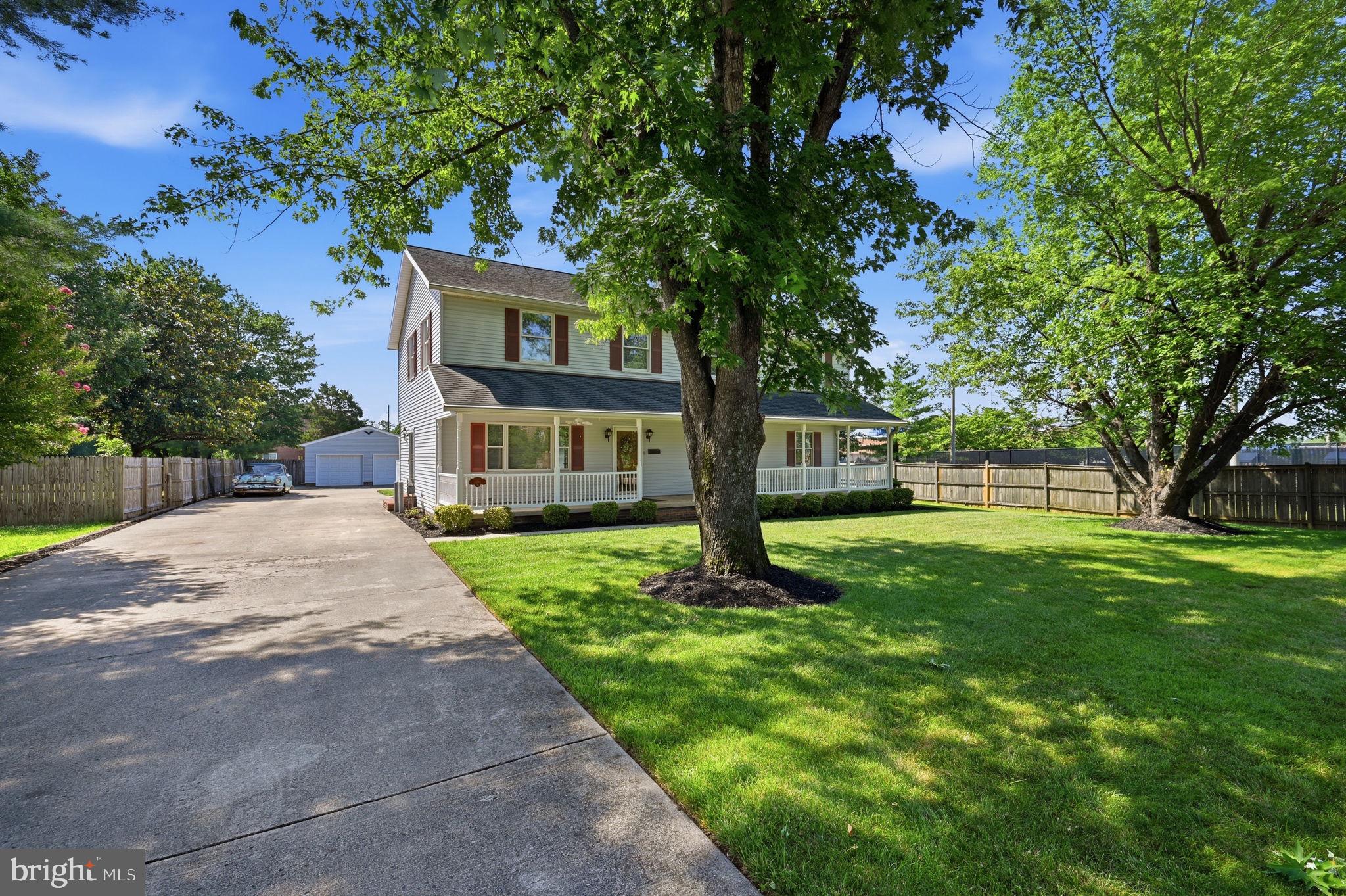 8905 TUDOR LANE