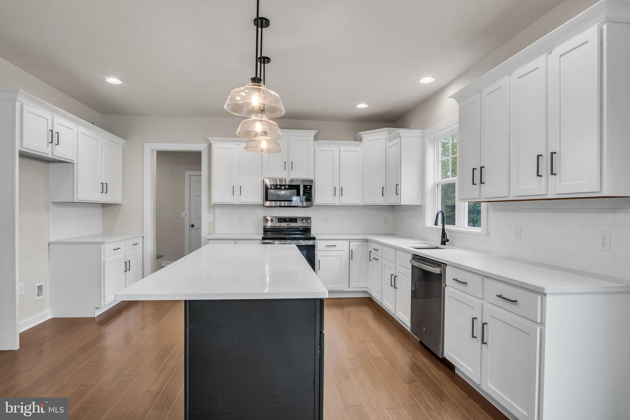 ROCKVILLE ESTATES - Residential