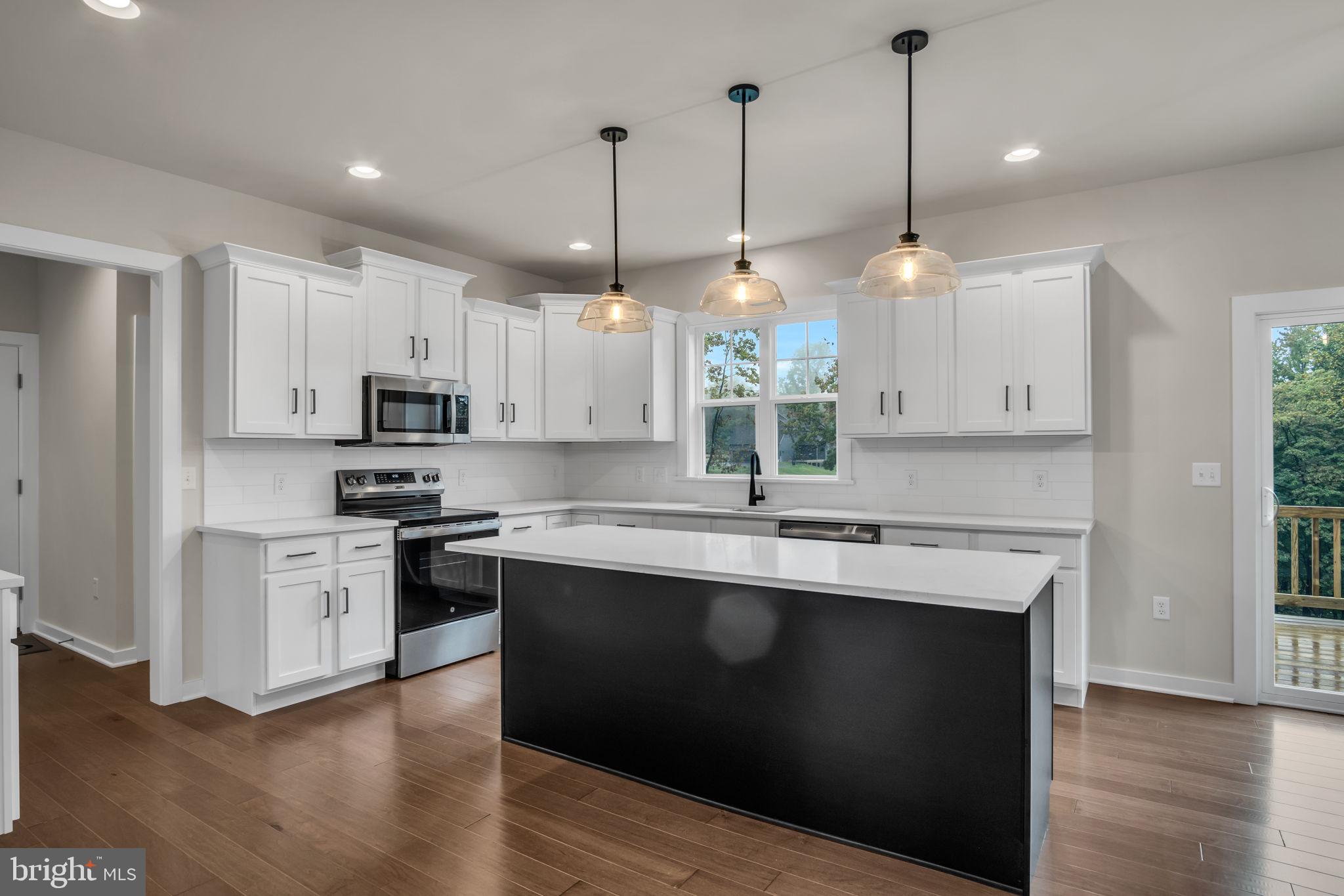 ROCKVILLE ESTATES - Residential