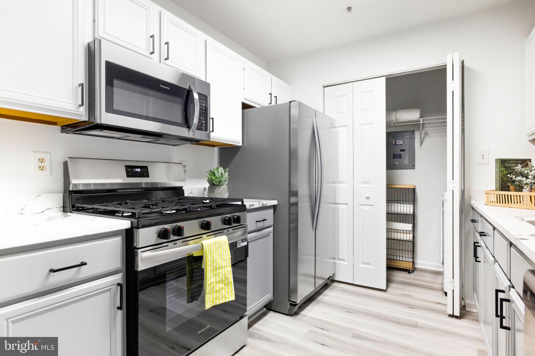 STRATFORD CONDOS - Residential