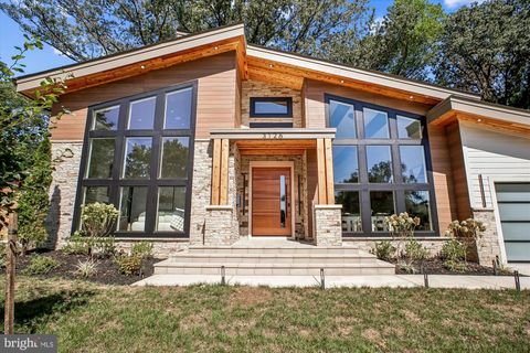 3126 HEADROW CIRCLE FALLS CHURCH VA 22042