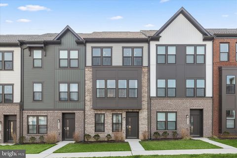 Townhouse For Sale - 234 Freshet Ln Ln<br/> LAUREL, MD 20724