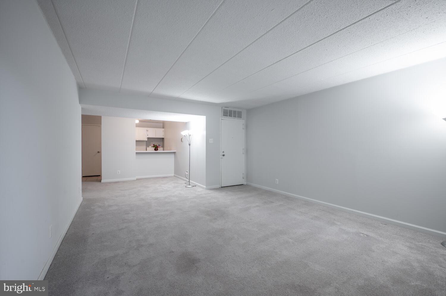 2525 HUNTINGTON AVENUE 18