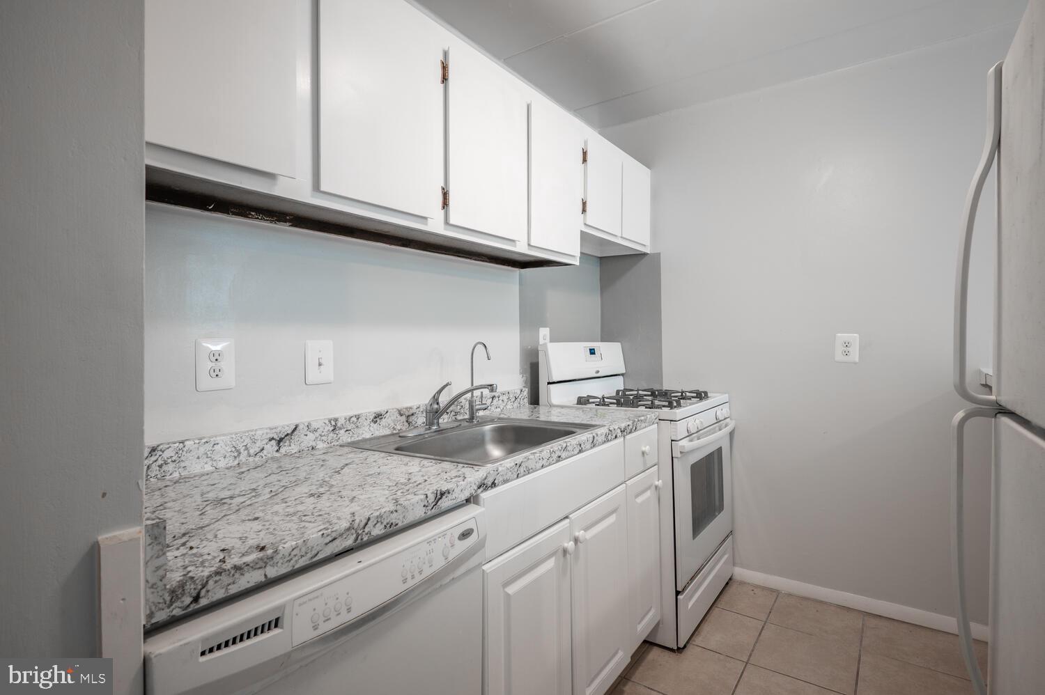 2525 HUNTINGTON AVENUE 18