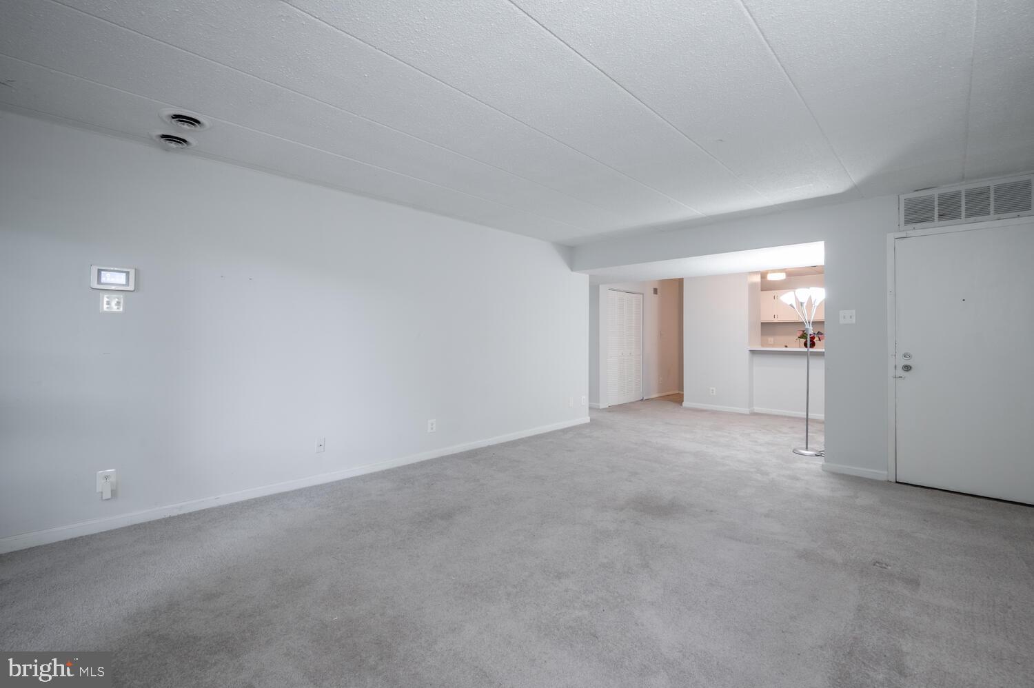 2525 HUNTINGTON AVENUE 18