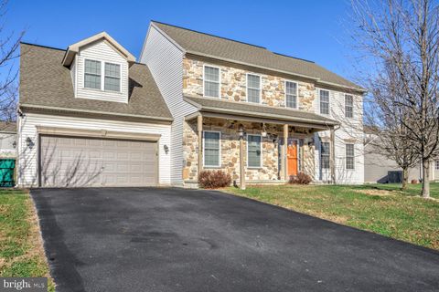 2027 MALLARD LANE LEBANON PA 17046