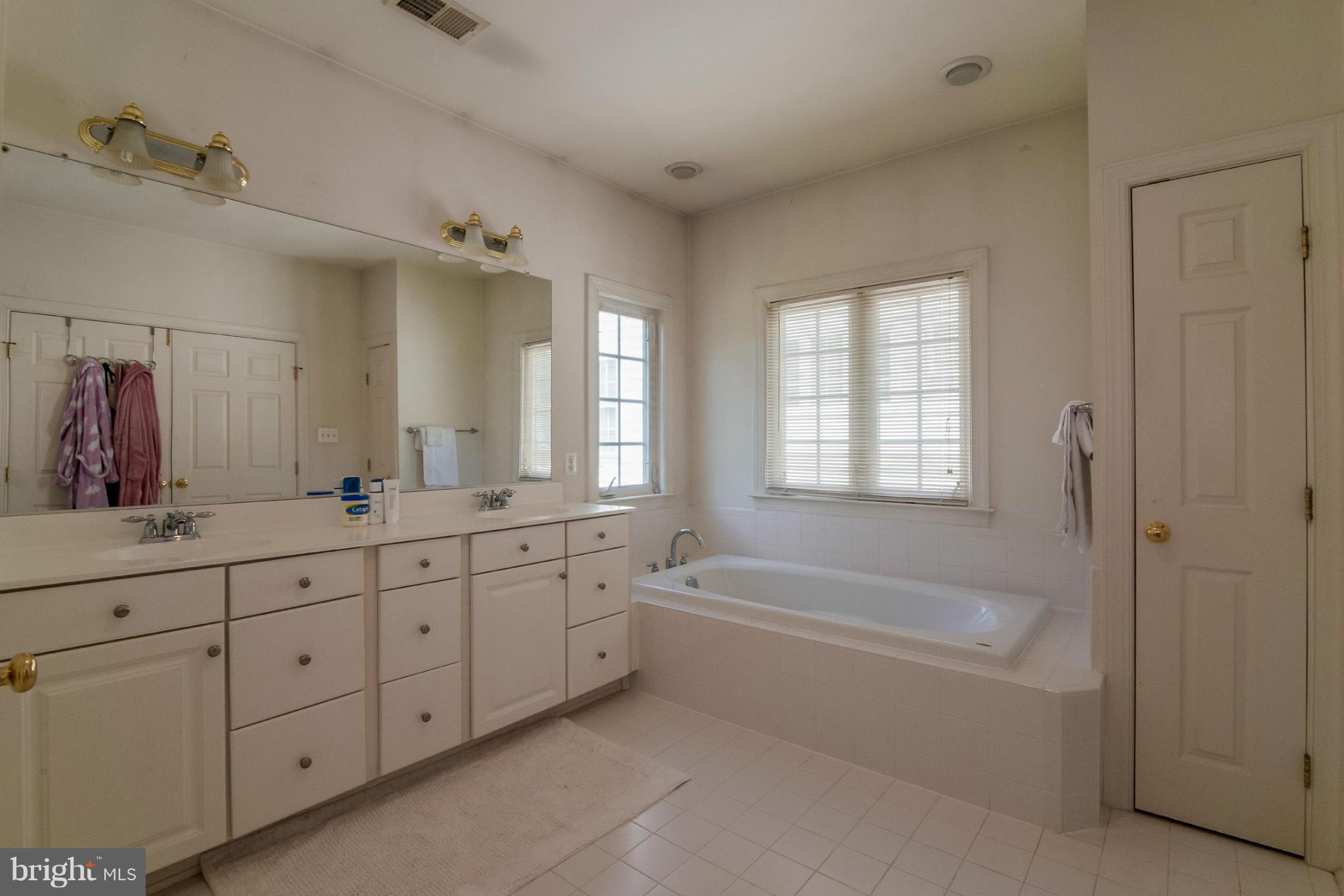 VILLAGES OF DORCHESTER - Residential