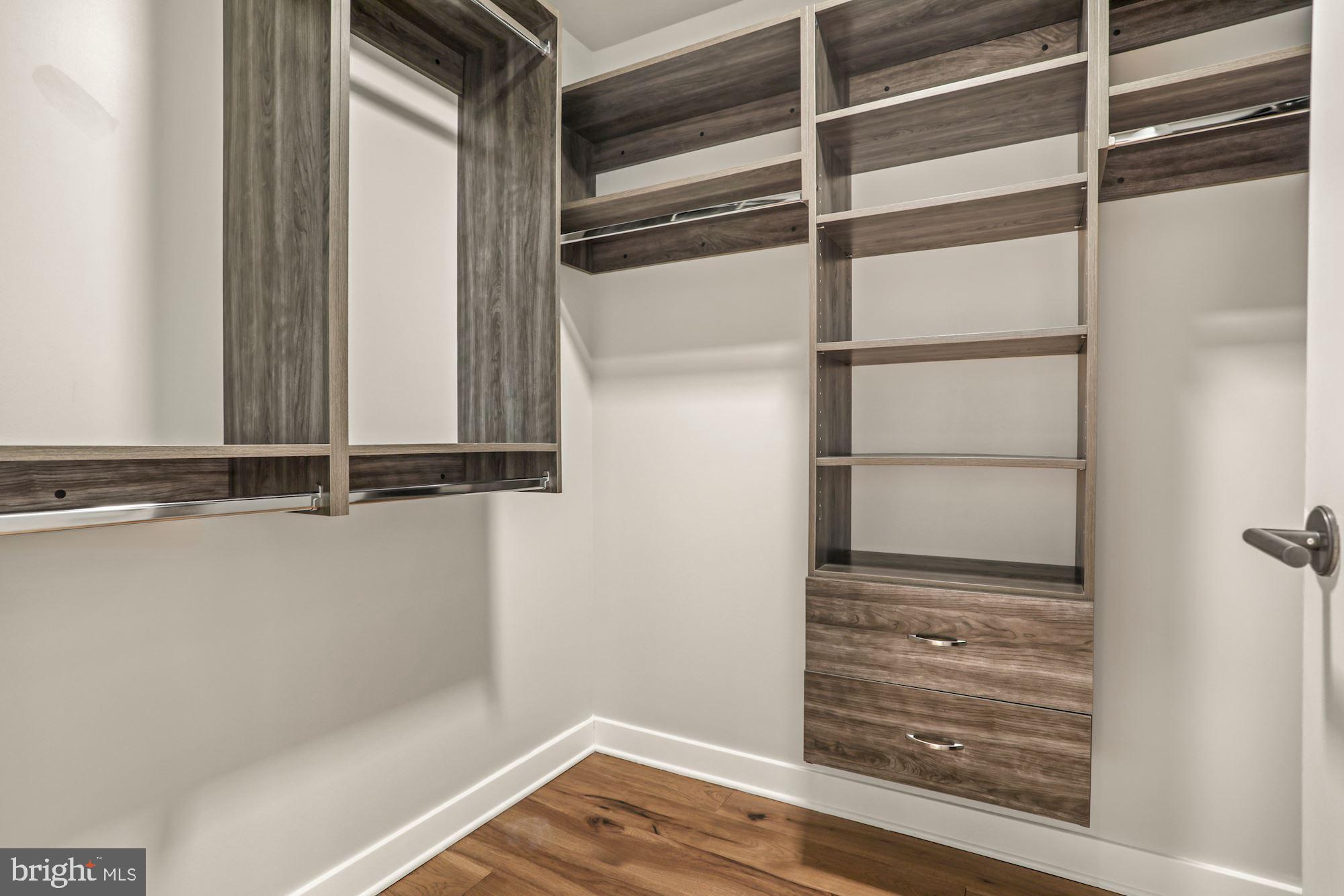 ROSSLYN - Residential