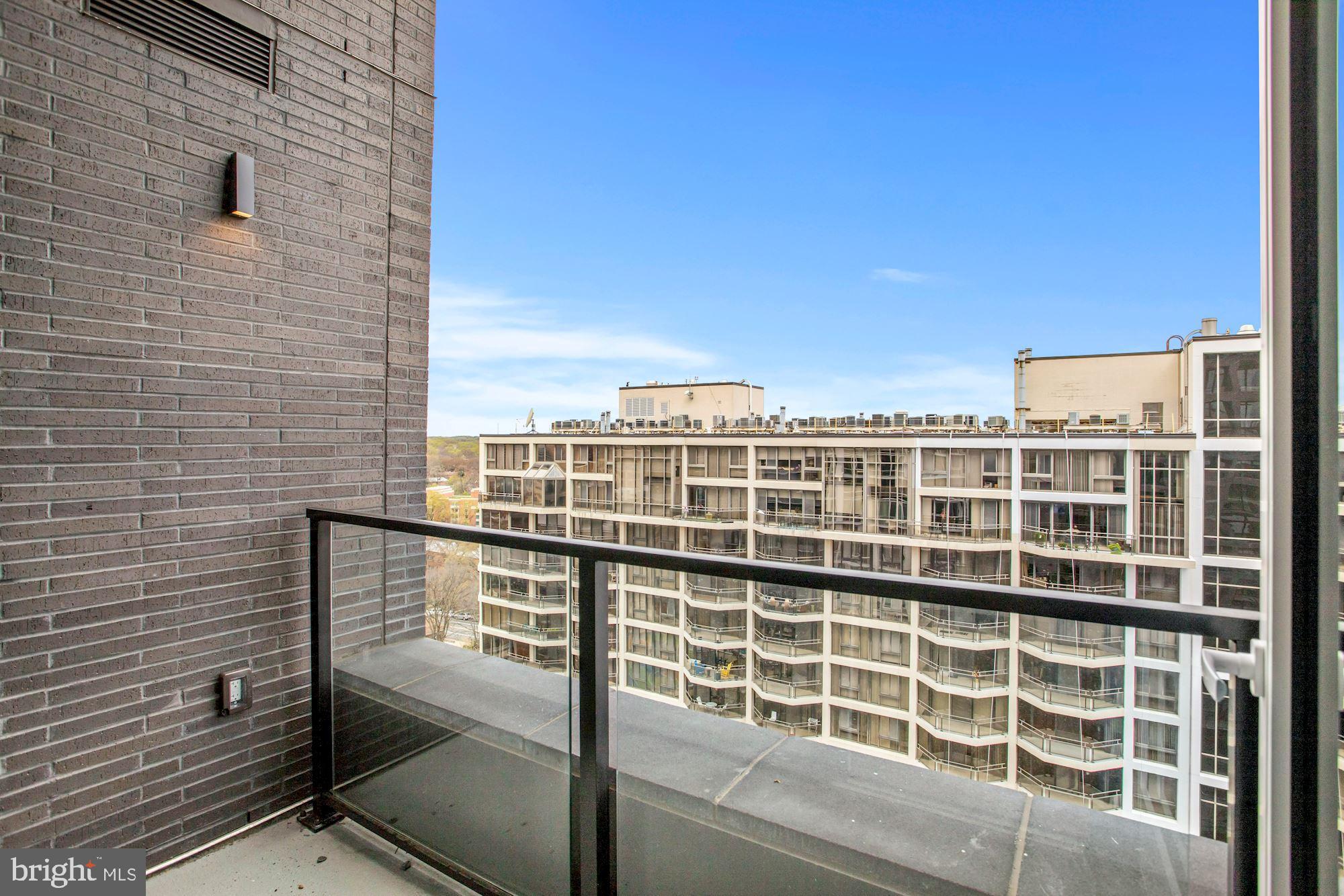 ROSSLYN - Residential