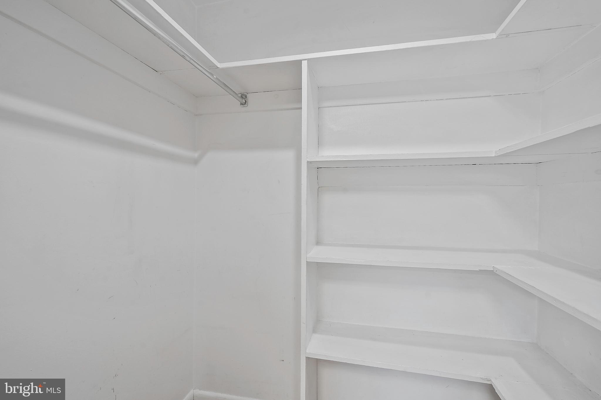 AMERICANA FINMARK - Residential