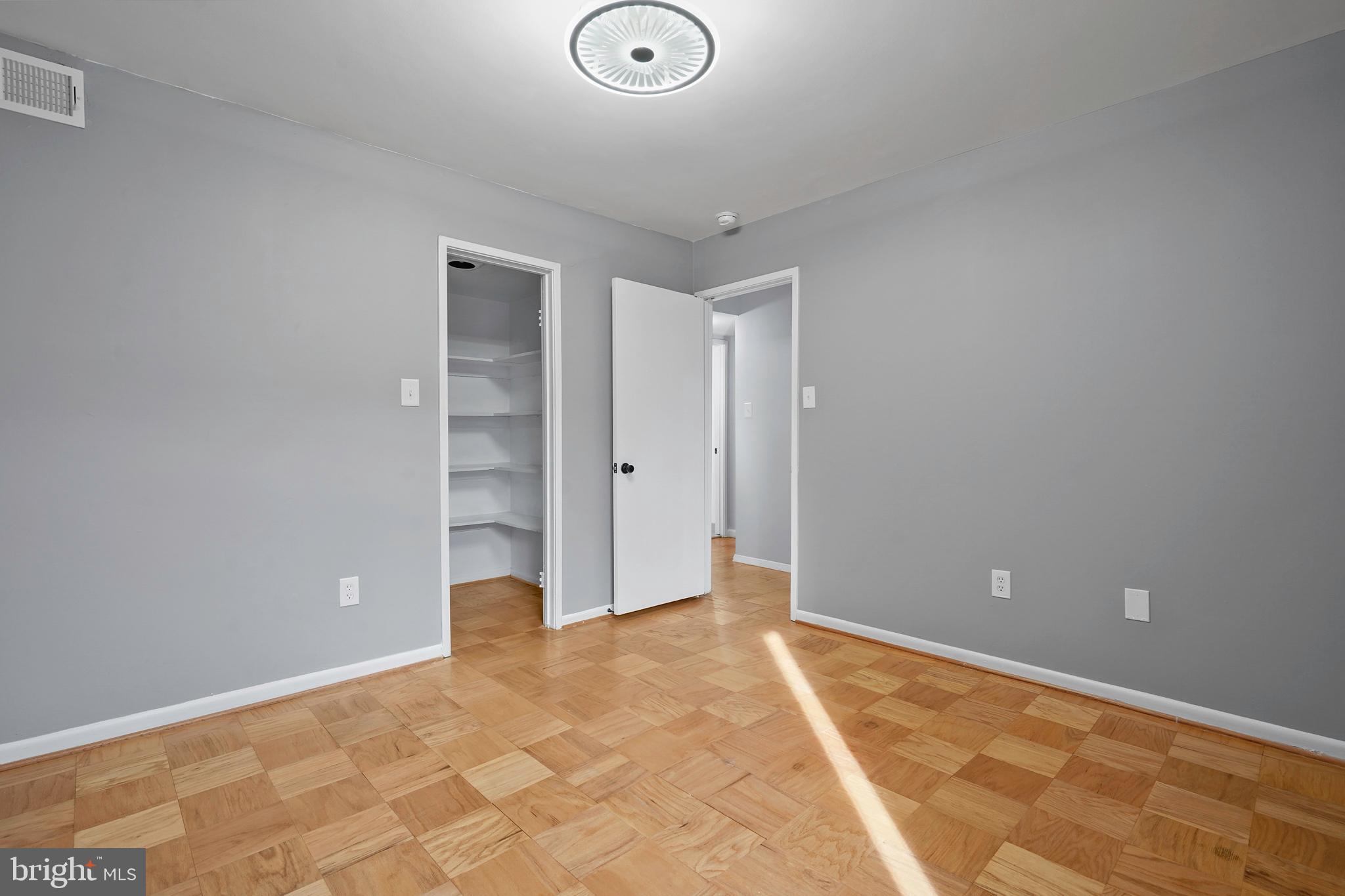 AMERICANA FINMARK - Residential