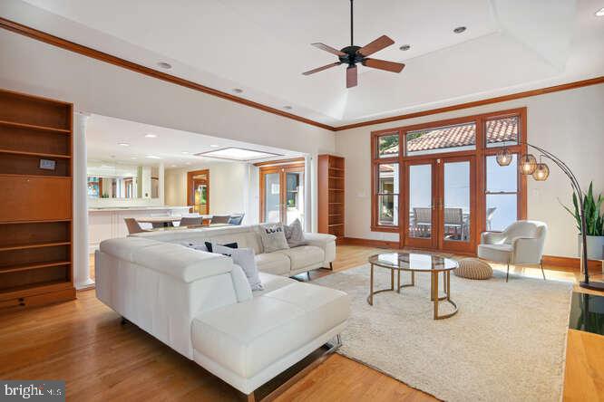 PEACOCK STATION - Residential