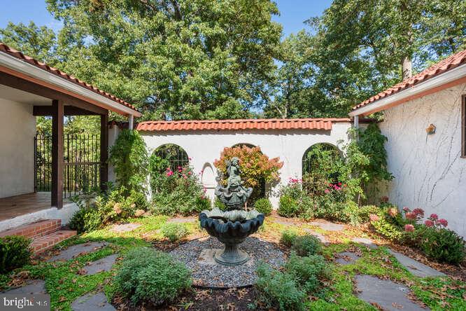 PEACOCK STATION - Residential