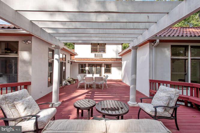 PEACOCK STATION - Residential