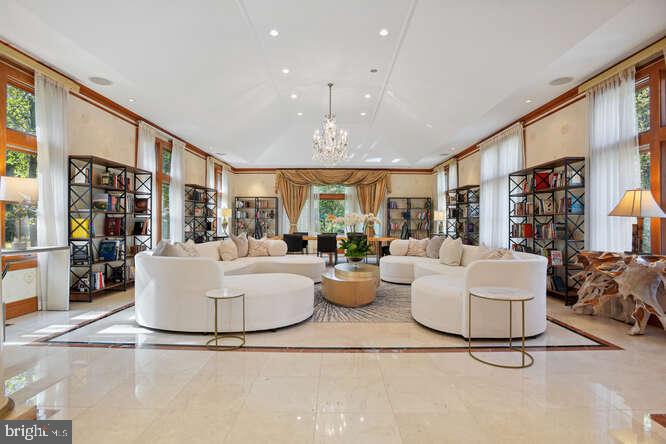 PEACOCK STATION - Residential