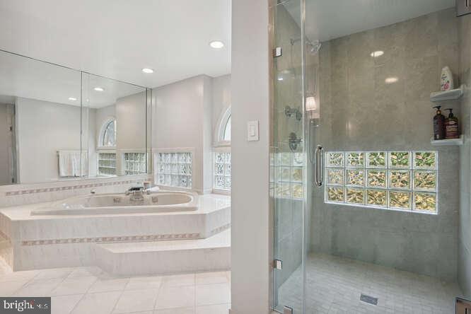 PEACOCK STATION - Residential