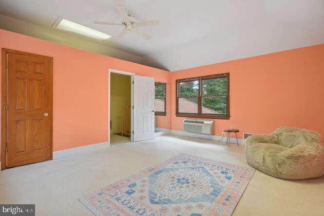 PEACOCK STATION - Residential