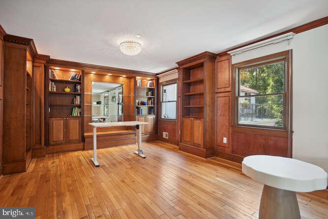 PEACOCK STATION - Residential