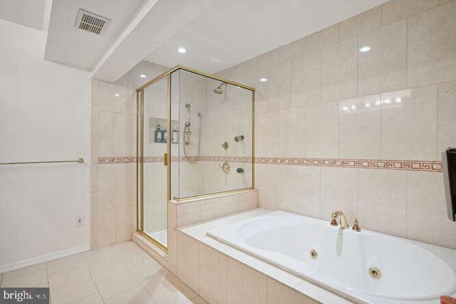 PEACOCK STATION - Residential