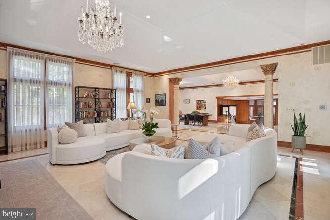 PEACOCK STATION - Residential