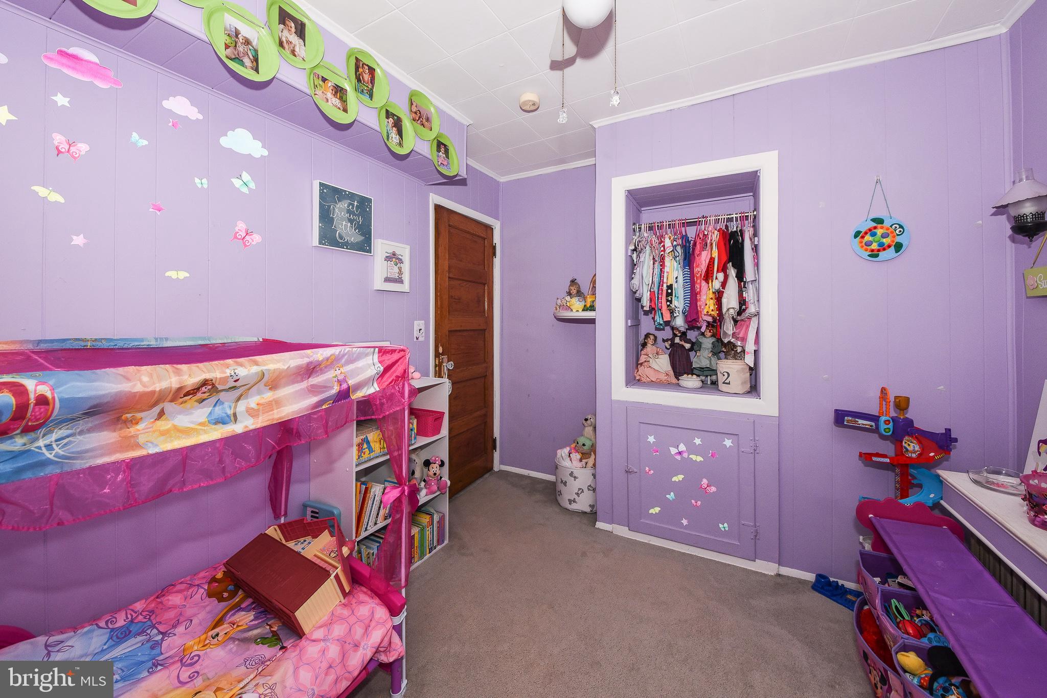 FOX CHASE - Residential