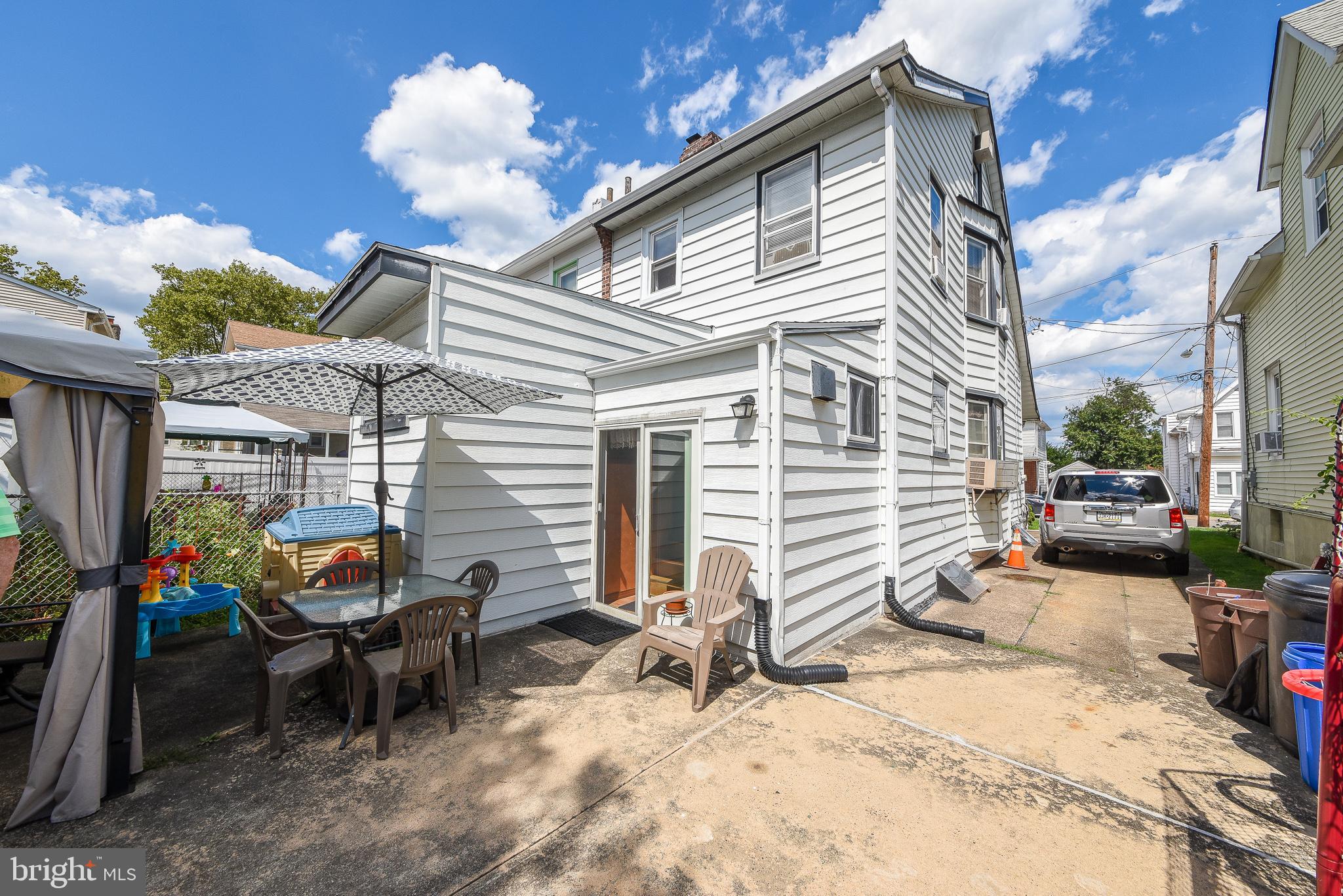 FOX CHASE - Residential