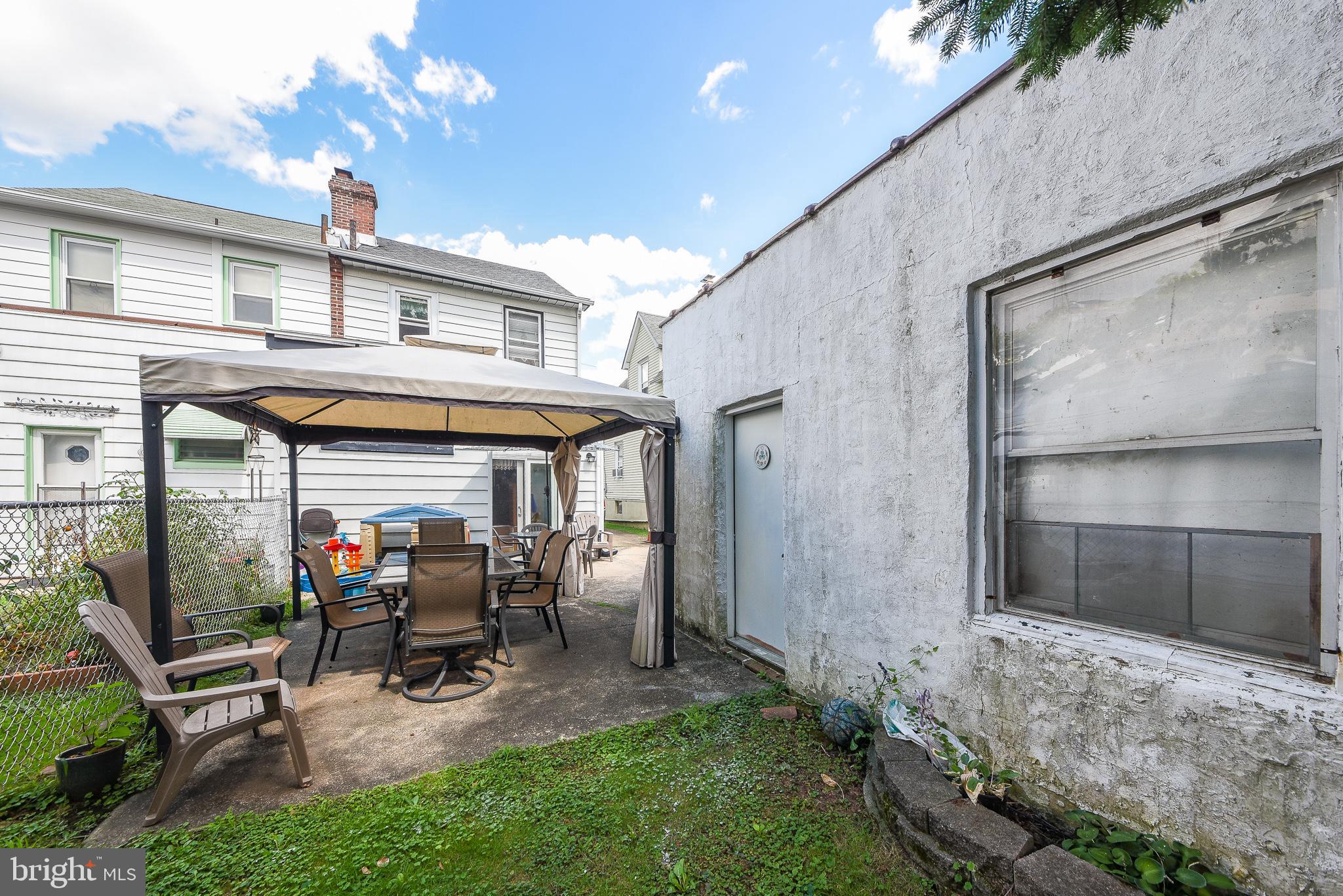 FOX CHASE - Residential